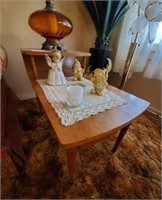 Vintage End Table with Lamp & Knick Knacks