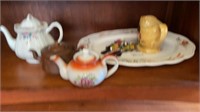Teapots and thanksgiving plate