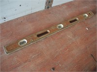 3 FT WOOD LEVEL WITH BRASS TRIM
