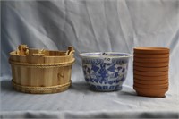 flower pots , clay trays