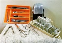 Vintage Counter Top Ice Crusher & Ice Trays