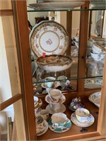 LOT OF PORCELAIN ITEMS / CHINA CUPS SAUCERS