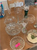 LARGE LOT OF GLASSWARE