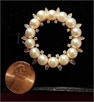 Man Yue Broach 14k with Diamonds and Pearls