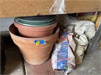 G - Gardening pots & Misc Lot