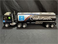 NYLINT  STEEL  GOODWRENCH GM TRACTOR TRAILER