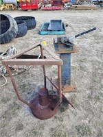 Metal stand, sawblade & Shear