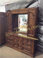 Massive wood mirrored dresser, 6 drawers, 4