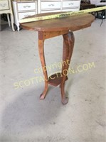 Vintage oak plant stand table, needs minor repair
