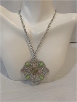 Flower design necklace