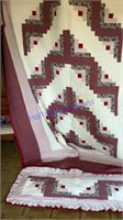 Queen size quilt, log cabin pattern w sham