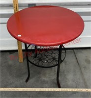 >>Vintage Red Parlor Table