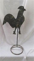 METAL FRAMHOUSE ROOSTER ON STAND 20"T