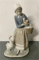 LLADRO 4568 GIRL WITH GOOSE