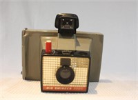 vintage POLAROID LAND 1968  camera