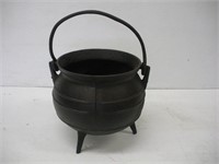 Cast Iron Pot W/Feet  9x8 Inches