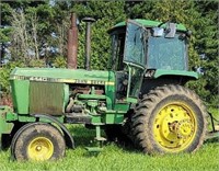 John Deere 4440