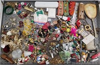 Case lot with fashion jewelry, collection of light
