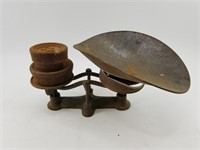 Antique scale with 3 weights                  (P 7
