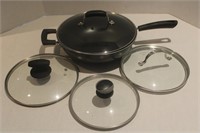 Skillet with Mix  Size Tops