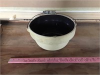 Bailed stoneware bowl