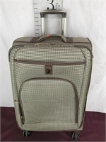 London Fog Suitcase on Wheels With Handle