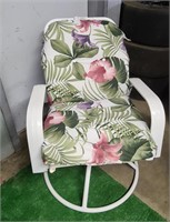 metal swivel patio chair w/ cushion