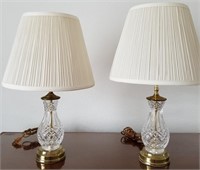 819 - PAIR OF MATCHING TABLE LAMPS W/SHADES
