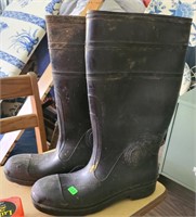 size 10 mud boots