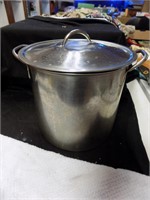 stainless pot and lid