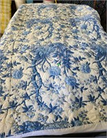 blue & white floral comforter