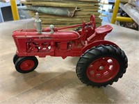 Farmall H metal diecast ertl 1/16 scale