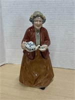 Royal Doulton Figurine - Teatime Hn 2255 -