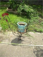 Wrought Iron Rooster Plant Stand & Ceramic Pot