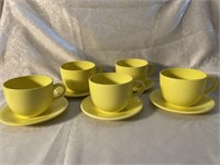 Set of 5 mugs, 5 saucers