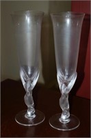 2 Fluted Champagne Kissing Doves Glasses possibly