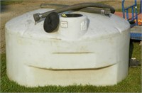 425 gallon poly water tank w/ hose & valve