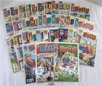 33 pcs. Betty Comic Books