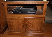 Sauderwood Oak finish Tv / Microwave stand or cart