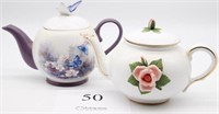 Teapots and cups-2 teapots and 2 cups with