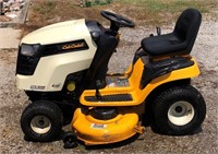 IHC Cub Cadet #1046 Hydrostatic riding mower