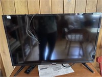 32" TOSHIBA TV WITH REMOTE