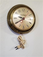 Mastercrafters Brass Kitchen Clock Model 443
