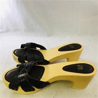 Pair Of Ladies Gap Shoes