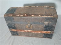 Huzza Antique Doll Trunk with Tray