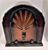 Vintage Philco Trav-Ler Radio