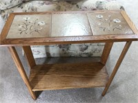 Oak and ceramic end table
26.5” x 10.5 x 26”