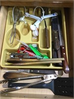 Contents of drawer knives other miscellaneous
