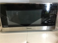 Panasonic the genesis 1250 W microwave oven