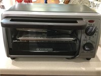 Black & Decker toaster oven very clean